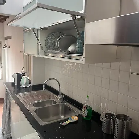 Under The Tower Apartman Pisa